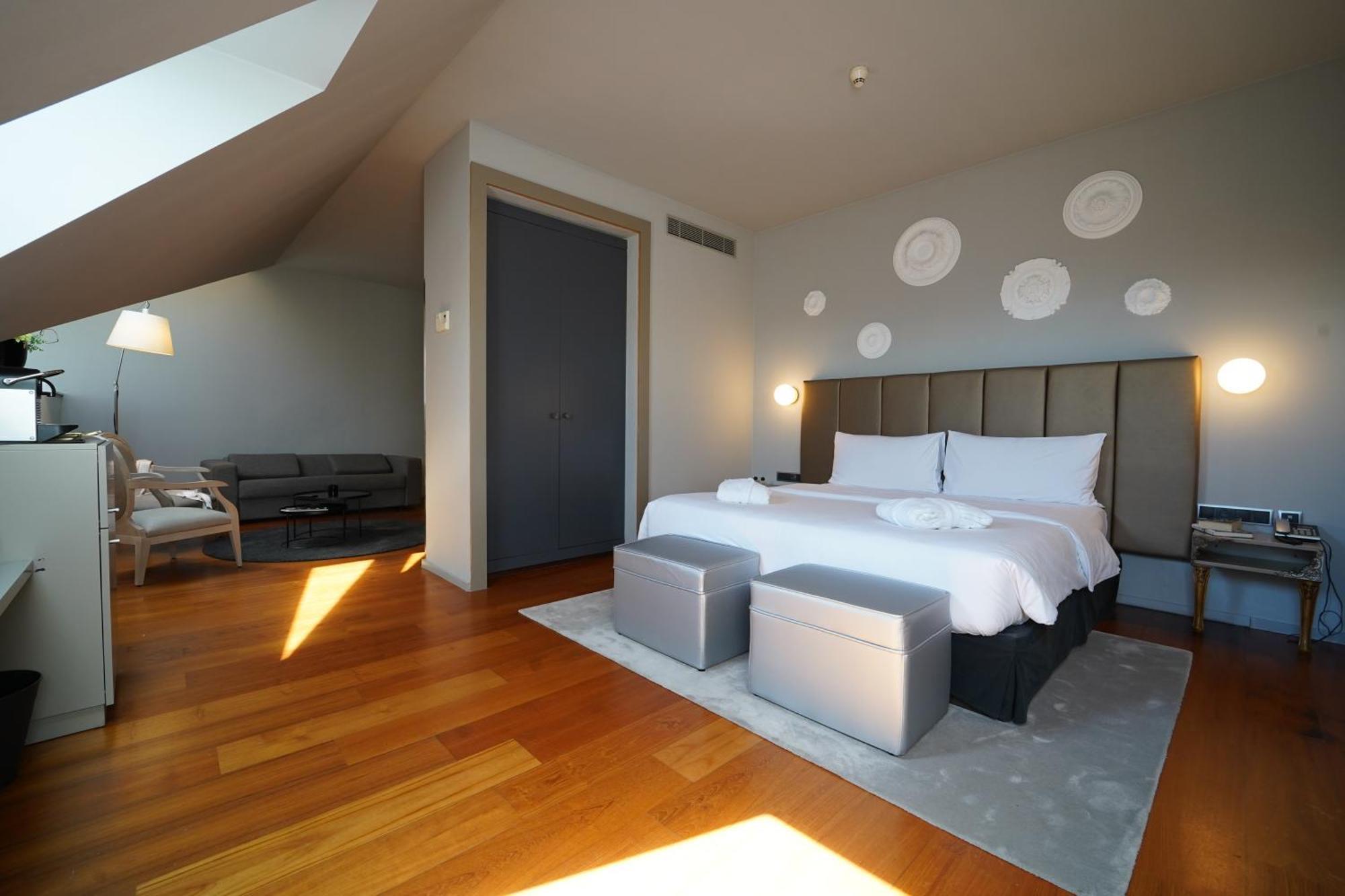 987 Design 4* Prague